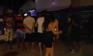 Festa clandestina com aproximadamente 100 pessoas é fechada pela polícia