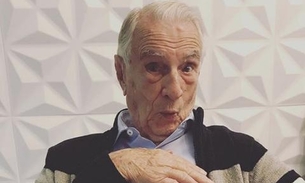 Aos 100 anos, ator Orlando Drummond encanta com foto ao lado de esposa