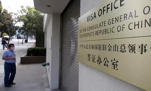 China cumpre promessa e fecha consulado americano no país 