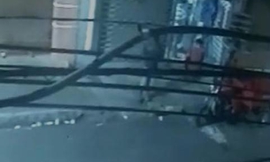 Vídeo mostra suspeitos de assalto entrando em loja no Centro de Manaus 