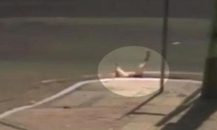 Mulher é arremessada para esgoto em acidente violento; veja vídeo