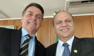 Bolsonaro troca liderança da Câmara e coloca deputado do centrão