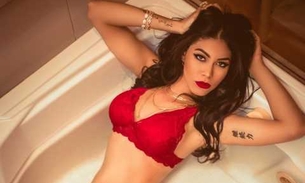 Sheislane Hayalla aparece nua entre lençóis em ensaio sensual