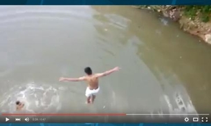 Curumins são flagrados “se refrescando” nas “'águas límpidas” do igarapé do São Jorge