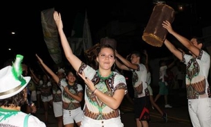 Carnaval da Reino Unido esquenta  Morro da Liberdade