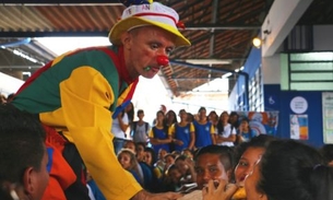 Projeto Apoena realiza oficinas de dança e arte circense em escola na zona Norte