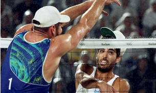 Alison e Bruno vencem italianos e ganham medalha de ouro no vôlei de praia