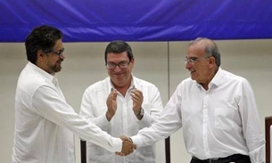 Colômbia e Farcs assinam acordo de paz definitivo