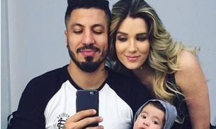 Ex-BBB Fernando Medeiros se derrete pela família em foto com Aline e o filho