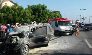 Acidente entre carro e carreta deixa seis pessoas em estado grave 