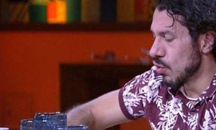 BBB17: Rômulo chama Emilly de ninfeta e vira assunto na web