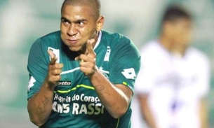 Após ser demitido do Goiás por agredir colega, Walter é contratado pelo Atlético - GO