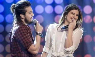  Luan Santana e Camila Queiroz cantam música romântica juntinhos e fãs piram: 'shippando'