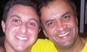 Após escândalos, Luciano Huck apaga fotos com Aécio Neves e é zoado nas redes sociais