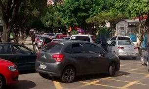 Obra emergencial interdita avenida e deixa trânsito caótico no Centro de Manaus