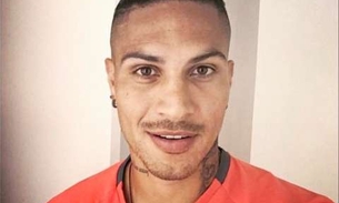 Veja quem é a brasileira que encantou Paolo Guerrero, atacante do Flamengo