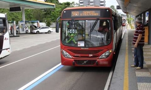 Ônibus voltam a circular, mas ameaça de greve continua para esta terça-feira