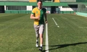 Vídeo: Follmann corre pela primeira vez no campo após tragédia da Chapecoense  