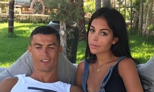  Cristiano Ronaldo pede namorada grávida em casamento  