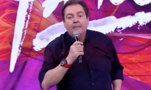 Adriane Galisteu pula em Faustão e apresentador cai ao vivo