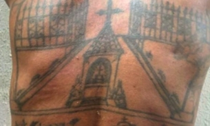 Suspeito de matar três pessoas, homem tatuava sepulturas de vítimas nas costas 