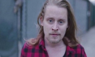 Macaulay Culkin abre o jogo sobre agressões do pai e relação com Michael Jackson