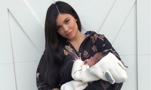 Kylie Jenner mostra rostinho da filha em vídeo fofo