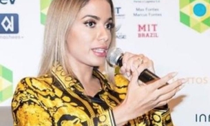 Nos EUA, Anitta rouba a cena e é aplaudida de pé durante palestra em Harvard