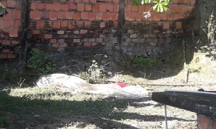 Degolado, corpo de homem é encontrado em quintal de casa em Manaus