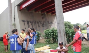 Venezuelanos acampados em rodoviária são transferidos para abrigos em Manaus