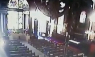Vídeo mostra pânico de fiéis e tiroteio dentro de Catedral 