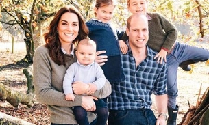 Família Real divulga foto em clima de Natal de Príncipe William, Kate e os três filhos