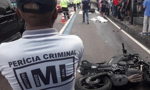 Carro pode ter feito motociclista perder o controle e bater em poste, diz Manaustrans