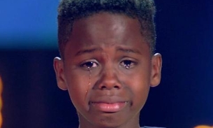 The Voice Kids: garoto chora no palco e emociona técnicos e internautas