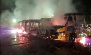 Polícia diz que curto-circuito causou incêndio em micro-ônibus