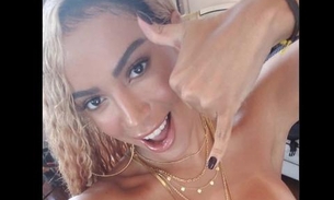 Só de calcinha, Anitta rebola e seduz em gravação de novo clipe 