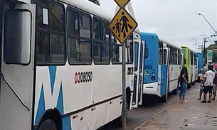 Motoristas de ônibus fazem paralização após colega morrer durante assalto em Manaus