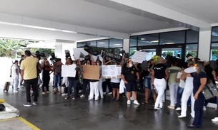 Em Manaus, enfermeiros e técnicos protestam contra salários atrasados nesta terça