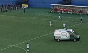 Jogador do Manaus deixa Arena da Amazônia de ambulância 