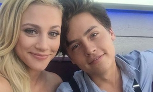 Chega ao fim o namoro de Cole Sprouse e Lili Reinhart após 2 anos