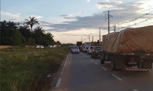 Vídeo: Após 36 horas, manifestações por falta de energia elétrica continuam