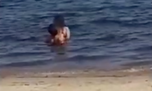 Vídeo: Casal de novinhos ousados é flagrado fazendo sexo na praia da Ponta Negra 