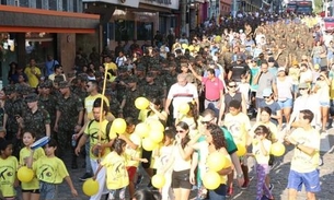 Passeata pelo Setembro Amarelo reúne 700 pessoas em Manaus