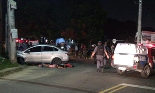 Suspeitos de arrastão batem carro em poste durante fuga em Manaus