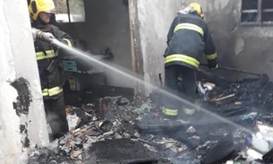 Fogo engole quarto e por pouco não devasta casa em área nobre de Manaus