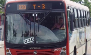 Em Manaus, passageiros pulam por janelas de ônibus para escapar de tiros durante assalto