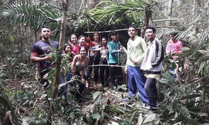 Sem estrutura, estudantes do Amazonas fazem da floresta seu laboratório e vão conhecer o Papa