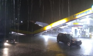 Chuva forte provoca desabamento da estrutura de posto de combustível em Manaus 