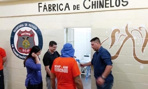 Detentos do IPAT vão trabalhar em fábrica de chinelos em Manaus