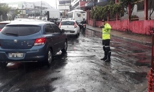 Chuva causa congestionamentos gigantes em avenidas de Manaus